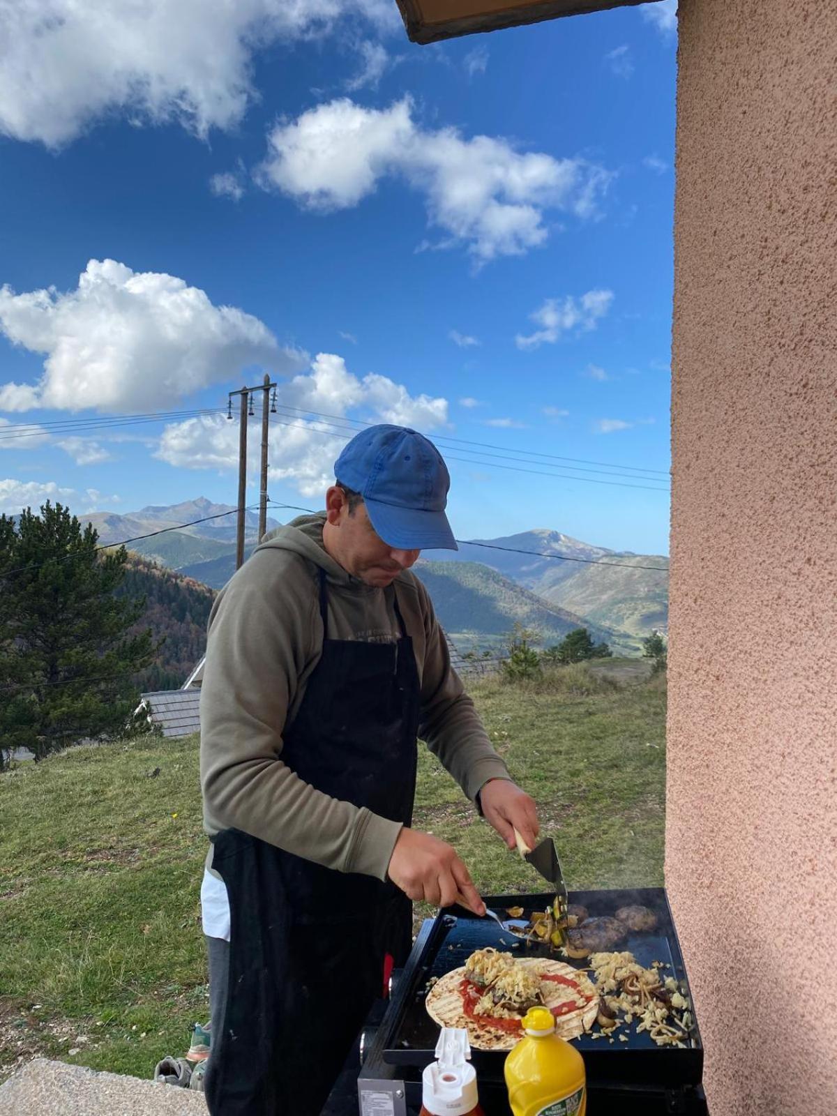 Gite Avec Vue Exceptionnelle Sur Les Montagnes Camurac Exterior foto